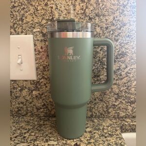 Stanley Olive Green 40oz Quencher